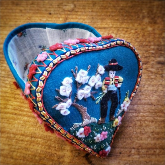 Vintage Handmade Heart Box with Applique - Picture 1 of 3